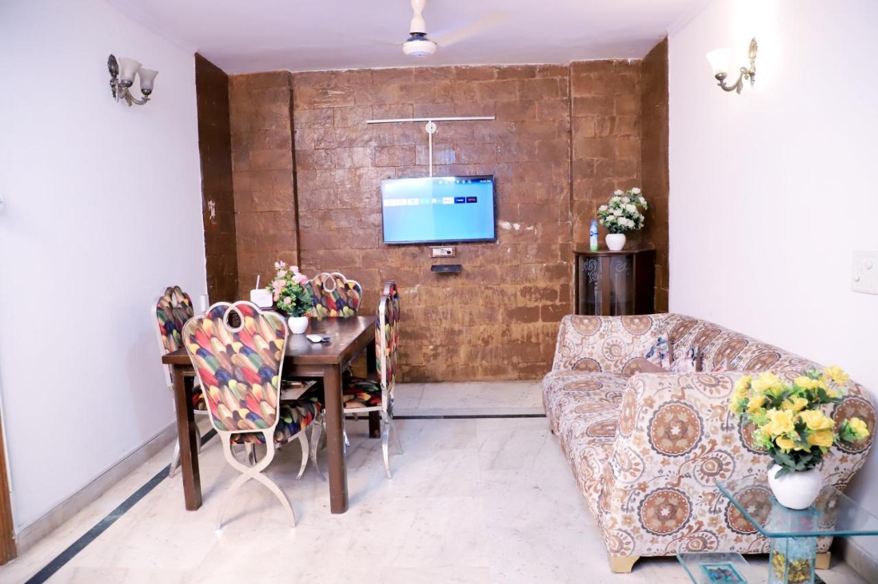 Apartment Fortune Service Apartment,2bhk, D-198,saket New Delhi