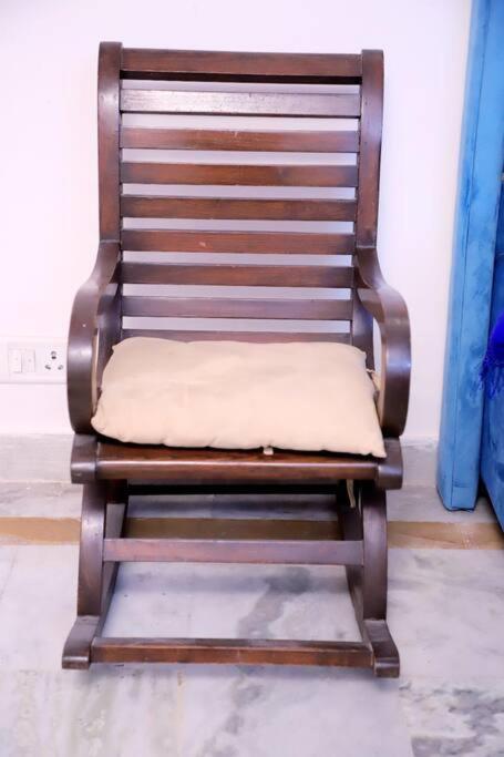 Fortune Service Apartment,2bhk, D-198,saket *
